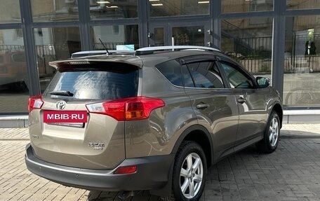 Toyota RAV4, 2015 год, 1 900 000 рублей, 3 фотография