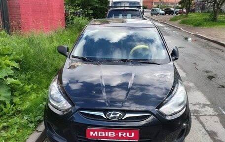 Hyundai Solaris II рестайлинг, 2014 год, 1 000 000 рублей, 1 фотография