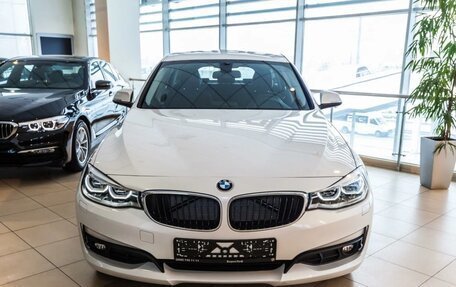 BMW 3 серия, 2018 год, 3 100 000 рублей, 2 фотография