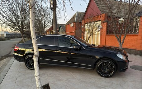 Mercedes-Benz E-Класс, 2011 год, 1 404 000 рублей, 3 фотография