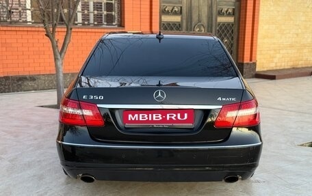 Mercedes-Benz E-Класс, 2011 год, 1 404 000 рублей, 5 фотография