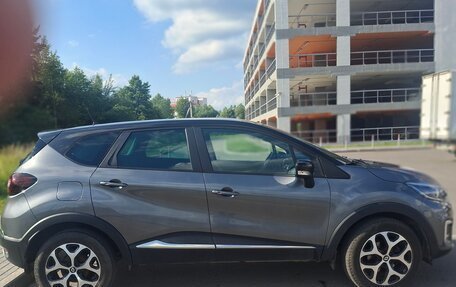Renault Kaptur I рестайлинг, 2018 год, 1 900 000 рублей, 4 фотография