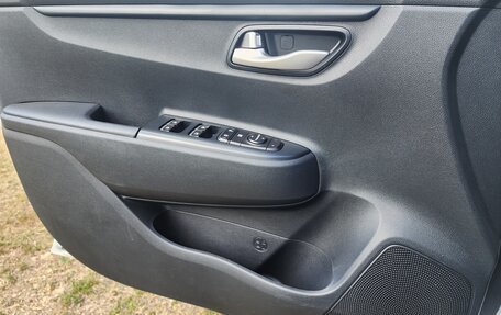 KIA Rio IV, 2018 год, 1 415 000 рублей, 7 фотография