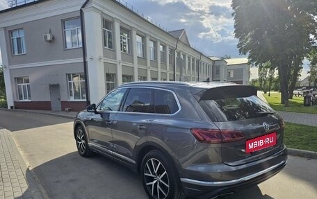 Volkswagen Touareg III, 2018 год, 7 450 000 рублей, 2 фотография