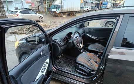Hyundai Solaris II рестайлинг, 2015 год, 1 050 000 рублей, 4 фотография