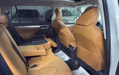 Toyota Highlander, 2025 год, 5 250 000 рублей, 6 фотография