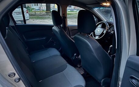 Renault Logan II, 2016 год, 570 000 рублей, 11 фотография