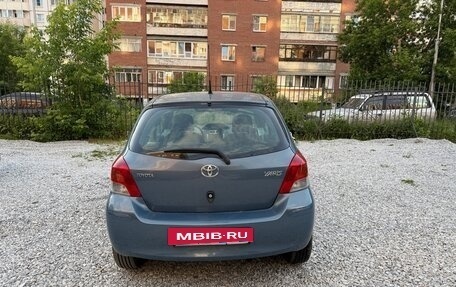 Toyota Yaris III рестайлинг, 2010 год, 830 000 рублей, 5 фотография