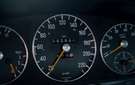 Mercedes-Benz W123, 1980 год, 3 250 000 рублей, 7 фотография