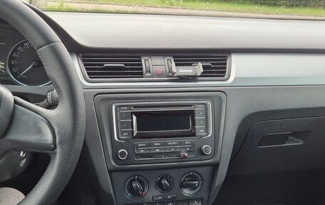 Skoda Rapid I, 2015 год, 900 000 рублей, 14 фотография