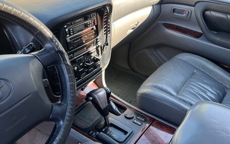Toyota Land Cruiser 100 рестайлинг 2, 2000 год, 2 500 000 рублей, 5 фотография