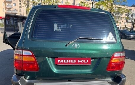 Toyota Land Cruiser 100 рестайлинг 2, 2000 год, 2 500 000 рублей, 9 фотография