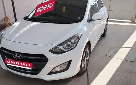 Hyundai i30 II рестайлинг, 2015 год, 1 190 000 рублей, 2 фотография