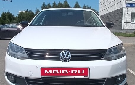 Volkswagen Jetta VI, 2013 год, 920 000 рублей, 9 фотография