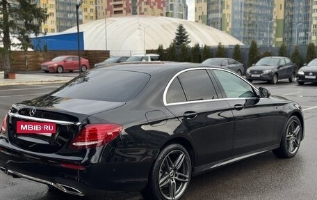 Mercedes-Benz E-Класс, 2019 год, 3 750 000 рублей, 10 фотография
