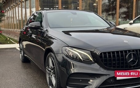 Mercedes-Benz E-Класс, 2019 год, 3 750 000 рублей, 5 фотография
