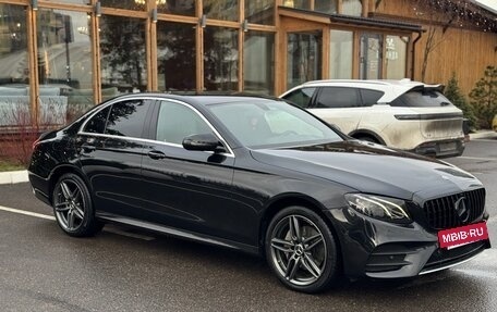 Mercedes-Benz E-Класс, 2019 год, 3 750 000 рублей, 6 фотография