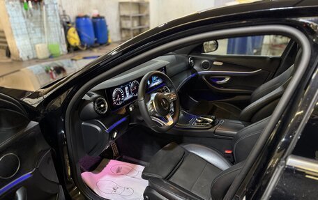 Mercedes-Benz E-Класс, 2019 год, 3 750 000 рублей, 22 фотография
