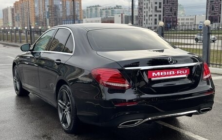 Mercedes-Benz E-Класс, 2019 год, 3 750 000 рублей, 14 фотография