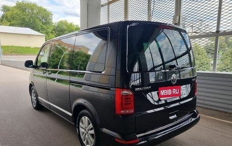 Volkswagen Multivan T6 рестайлинг, 2019 год, 4 200 000 рублей, 4 фотография