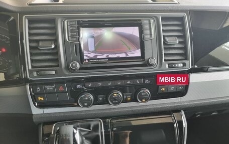 Volkswagen Multivan T6 рестайлинг, 2019 год, 4 200 000 рублей, 13 фотография