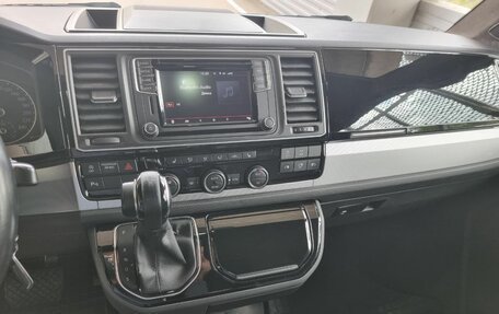 Volkswagen Multivan T6 рестайлинг, 2019 год, 4 200 000 рублей, 18 фотография