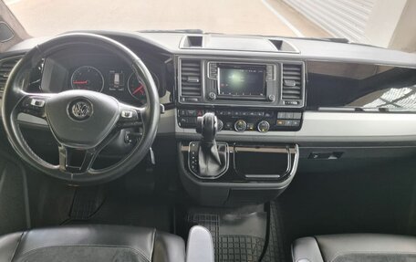 Volkswagen Multivan T6 рестайлинг, 2019 год, 4 200 000 рублей, 20 фотография