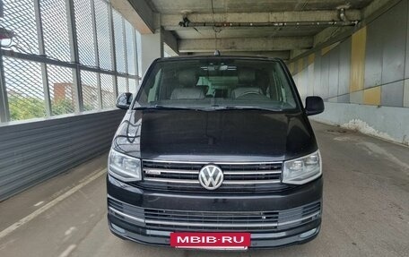 Volkswagen Multivan T6 рестайлинг, 2019 год, 4 200 000 рублей, 2 фотография