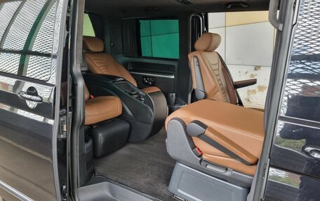 Volkswagen Multivan T6 рестайлинг, 2019 год, 4 200 000 рублей, 27 фотография