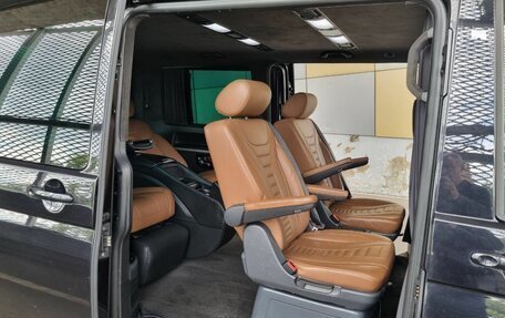 Volkswagen Multivan T6 рестайлинг, 2019 год, 4 200 000 рублей, 31 фотография