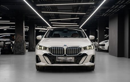 BMW 5 серия, 2024 год, 7 950 000 рублей, 2 фотография