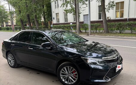 Toyota Camry, 2017 год, 2 450 000 рублей, 6 фотография