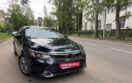Toyota Camry, 2017 год, 2 450 000 рублей, 8 фотография