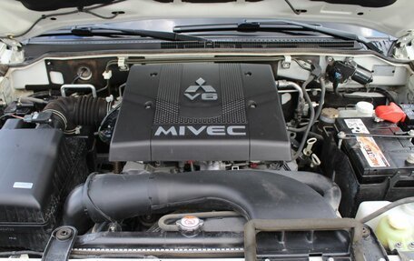 Mitsubishi Pajero IV, 2019 год, 3 000 000 рублей, 5 фотография