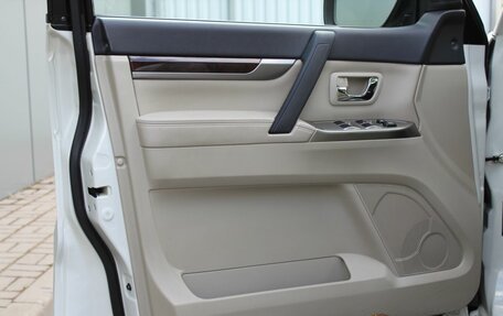 Mitsubishi Pajero IV, 2019 год, 3 000 000 рублей, 18 фотография