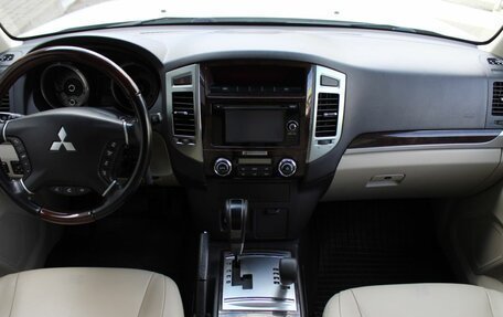 Mitsubishi Pajero IV, 2019 год, 3 000 000 рублей, 23 фотография