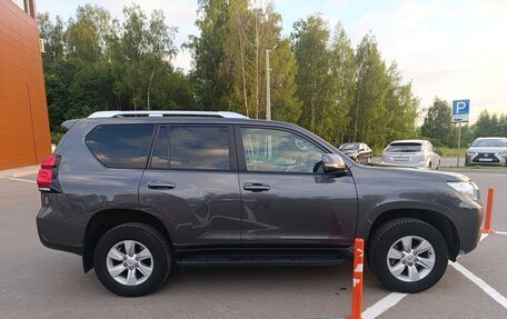 Toyota Land Cruiser Prado 150 рестайлинг 2, 2019 год, 5 200 000 рублей, 4 фотография