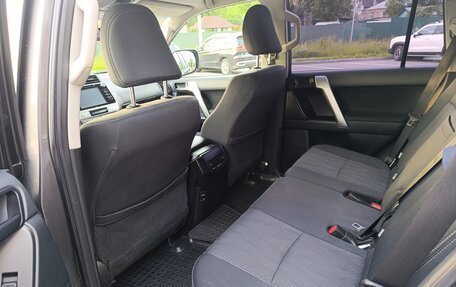 Toyota Land Cruiser Prado 150 рестайлинг 2, 2019 год, 5 200 000 рублей, 9 фотография