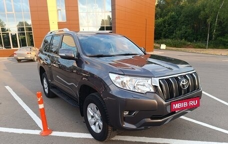 Toyota Land Cruiser Prado 150 рестайлинг 2, 2019 год, 5 200 000 рублей, 3 фотография