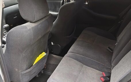 Toyota Corolla, 2004 год, 580 000 рублей, 4 фотография