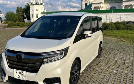 Honda Stepwgn IV, 2020 год, 2 990 000 рублей, 3 фотография
