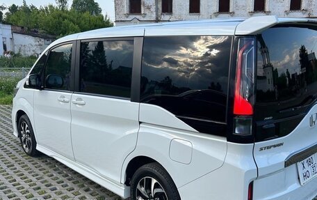 Honda Stepwgn IV, 2020 год, 2 990 000 рублей, 5 фотография
