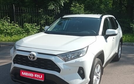 Toyota RAV4, 2020 год, 2 550 000 рублей, 1 фотография