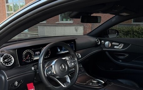 Mercedes-Benz E-Класс, 2018 год, 3 990 000 рублей, 7 фотография