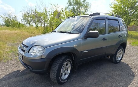 Chevrolet Niva I рестайлинг, 2009 год, 485 000 рублей, 3 фотография
