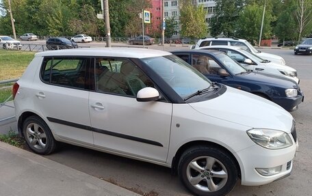 Skoda Fabia II, 2011 год, 599 000 рублей, 2 фотография