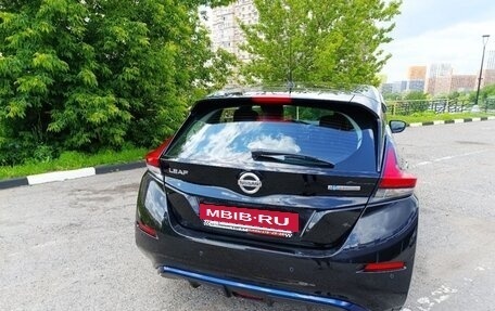 Nissan Leaf II, 2017 год, 2 400 000 рублей, 5 фотография