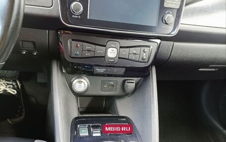 Nissan Leaf II, 2017 год, 2 400 000 рублей, 12 фотография