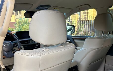 Lexus LX III, 2016 год, 5 000 000 рублей, 15 фотография