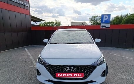 Hyundai Solaris II рестайлинг, 2021 год, 2 200 000 рублей, 7 фотография